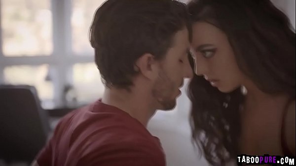 Stepbro let her stepsis Carolina Sweets rides him on top of his tender juicy dick!