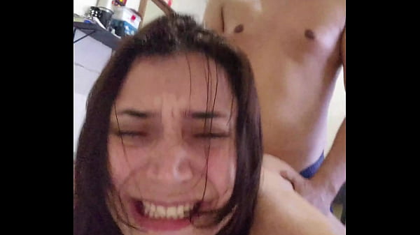 Ai Meu &Uacute;tero Caralho, Quer Me Arrombar?! Putinha N&atilde;o Aguentou o Pau Grande no Cuzinho, e Chorou Dando a Bucetinha! SQUIRT  