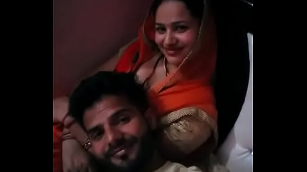 Desi girl fucked room hindi