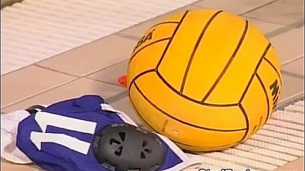 5 hot guys fuck each other by the pool