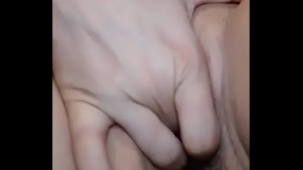 Luana safada se masturbando pra mim no banheiro  