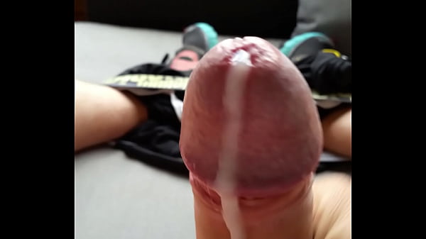 Aussie Outdoor Wank -  Part 2 (The cum shot)
