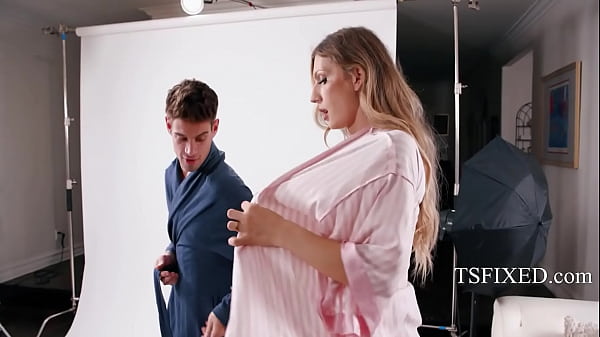 Photo Shoot Horny (Male Fucks Trans) - Adire Allure, Michael Del Ray, Jade Venus