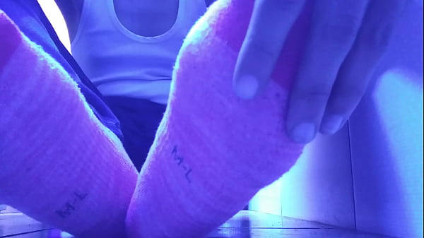 LEATHER SHOES AND SWEATY SOLES IN YOUR FACE 