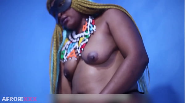 ebony girl fuck herself using sex toy