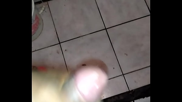 Moreno do pau pizudu  Gozando muito leite do pau  