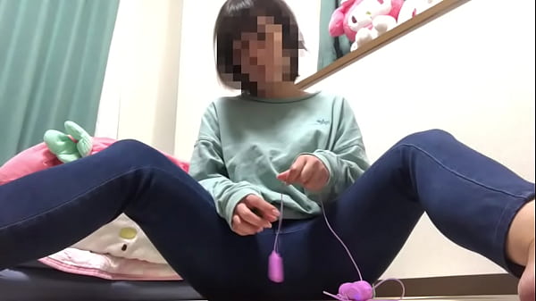 オナニーを覚え始めの可愛い女子◯生。これから毎日して気持ち良くなろうとしてる所がうぶで可愛い。。