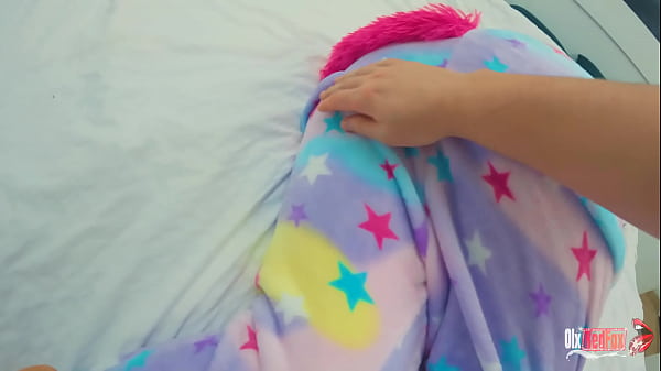 Он вставил его не в ту дырку, и ей это понравилось!