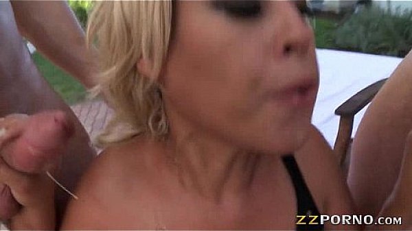 Huge butt blondie pornstar Bridgette B double penetration