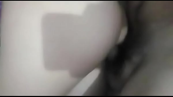 no quiere gemmir con miedo a que la escuche su enamorado