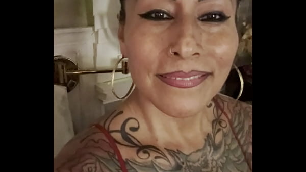 modelando en el video jajaja