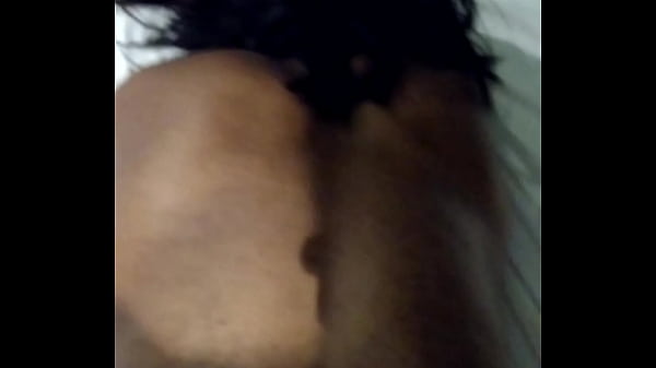 Rebolando gostoso no pauz&atilde;o  