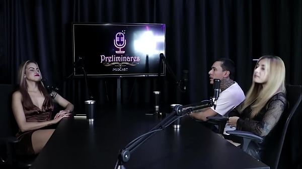 Sente raiva com quem desmarca um encontro, vendia punheta e ela n&atilde;o gosta de flertes e saiu com jogador de futebol - Yasmin Pariz & Ktal Vagabundo do Bom (SHEER/RED)