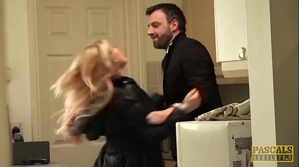 UK MILF Throws Fight With Hung Master