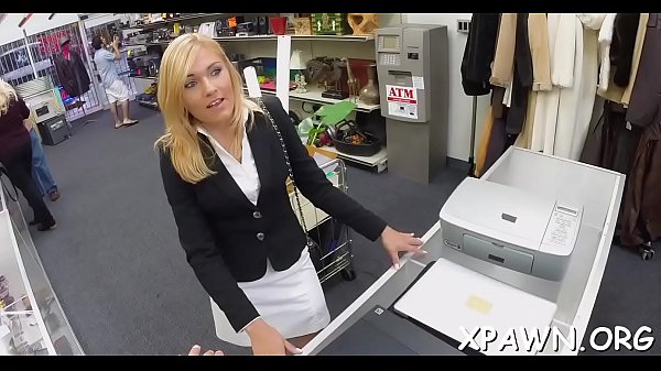 Sex in shop with skank