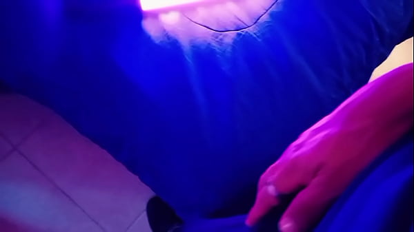 El leggins roto ese chocho grande de la milf el CORNUDO MIRANDO COMO SU MUJER ME CHUPA LA VERGA CONPLETA