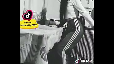 Y&eacute;sica quiero leche  