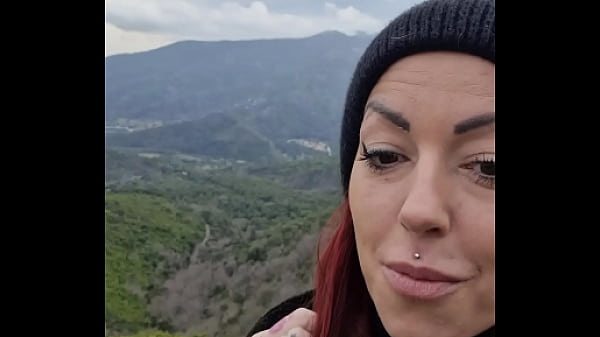 Et coucou mes amours comment ca va ?Moi tr&egrave;s bien !Comme je vous les dit ...  