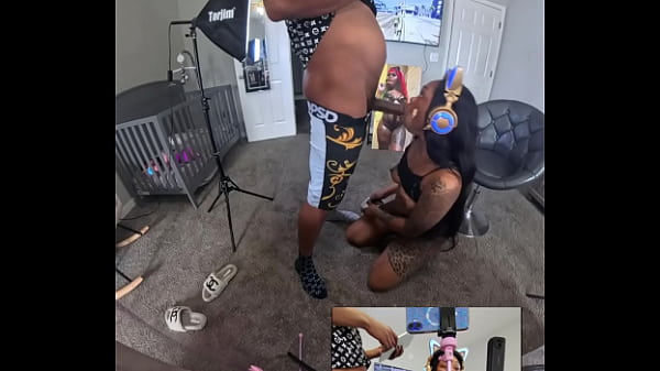 Gamer girl sucks dick live streaming 