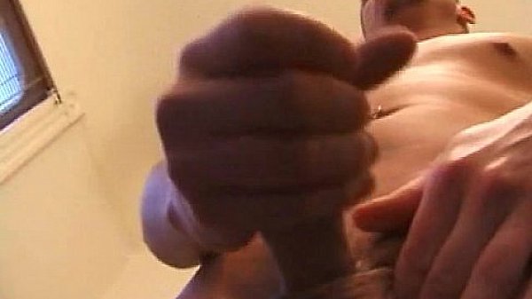 Amateur punk skater masturbates on the couch