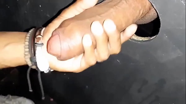 YURI GA&Uacute;CHO - BOQUETE NO GLORY HOLE  