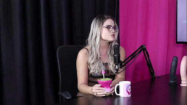 Eles s&atilde;o terapeutas t&acirc;ntricos e acompanhante de luxo, e uma vez com um cliente que n&atilde;o acreditava... - Reh Queen & Kstro (SHEER/RED)