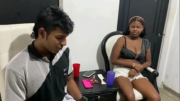 QUE RICA PO&Ntilde;A TIENE MI PADRASTRO QUE LE AGO UN ORAL HASTA CORRERSE EN MI BOCA