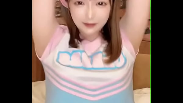 我没有穿上和底部！我尝试啦啦队没有顶部和底部！