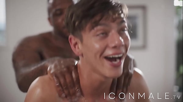 El no se esperaba mi gran polla negra, no quiere parar