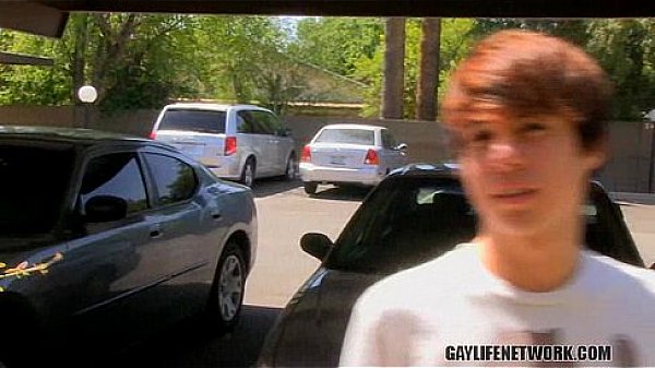 Hot twinks drill each other