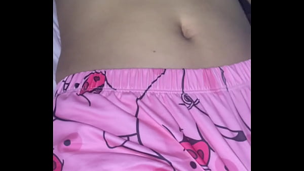 Daddy, mira mi pijama. &iquest;Quieres quit&aacute;rmela? Teen18  inocente