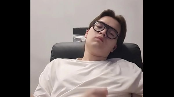 Fappin and coming close up  