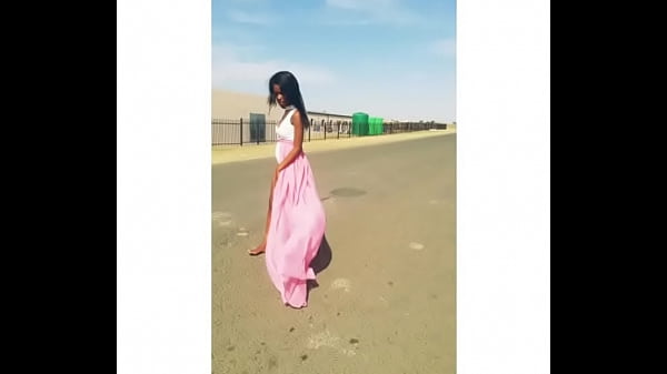 Sexy show off in the streets( Yandy)