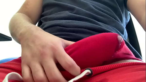 novinho gozando na cueca  