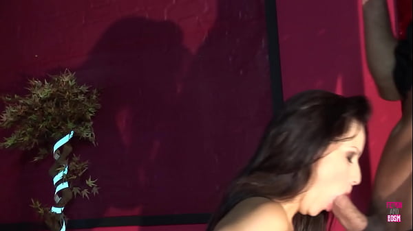 Dudes get a great fuck from a hottie 