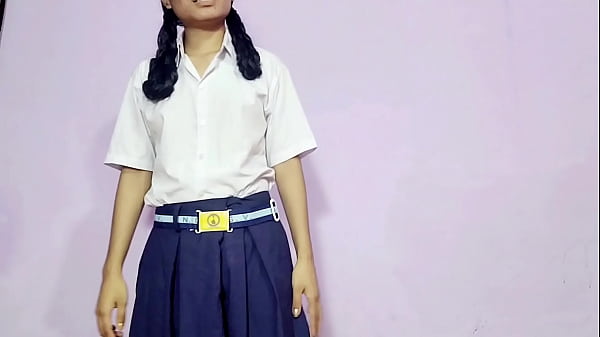 बीबी घर पर नहीं थी तब पति ने घर पे कॉलेज के लड़की को बुलाकर चूदाई की और चूत  फाड़ दी