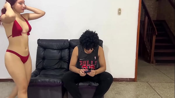 I Put Sunscreen on My Beautiful Stepdaughter and I Take the Opportunity to Put Sunscreen on Her Ass and Touch Her Buttocks