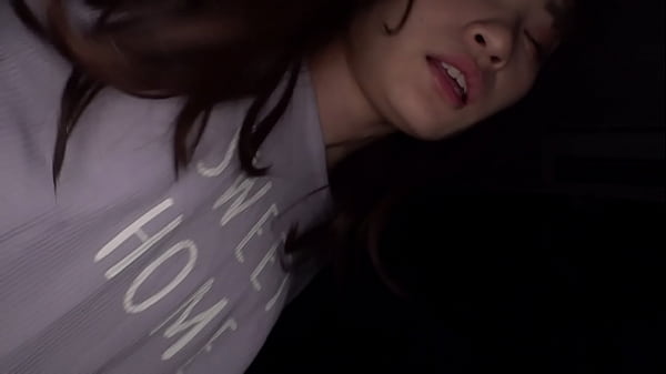 自宅マンションから出てきた【Uちゃん】を痴●中出し。自宅近くの公園で彼氏ピクニックデート。隠しカメラで監視。シャワー。セックス。就寝。侵入。2人に眠剤をかがせ中出し。Uちゃんを起こし、彼氏の横で再び挿入。胸元にぶっかけ。