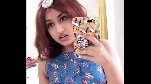 Thick sexy desi babe