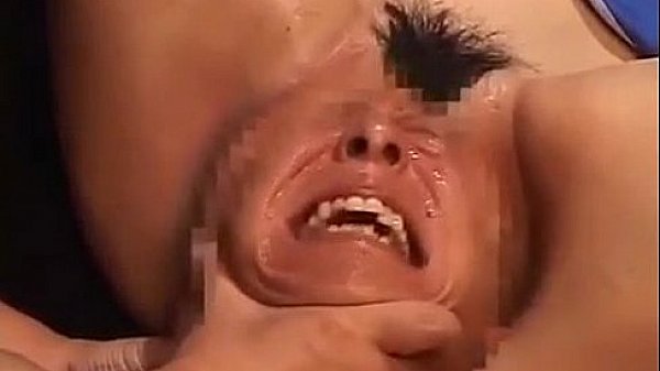 Guy sticks head up girls fucking ass!