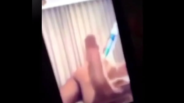 Suposto Tiago Iorc leitando bastante