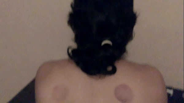 Moviendo nalgas pa calentar