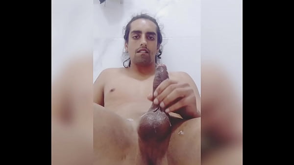 Me masturbando e medindo a rola