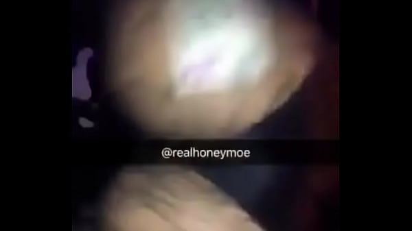Honeymoe twerking in club one