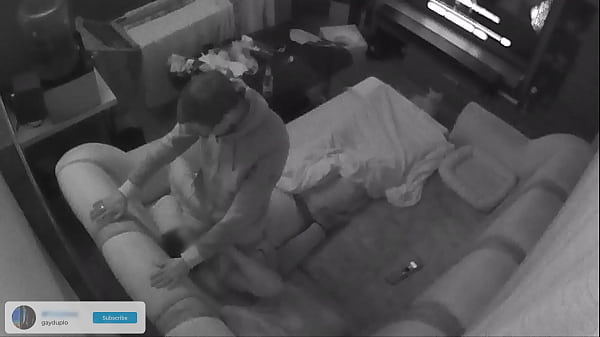 Sucking each other while netflix and chill