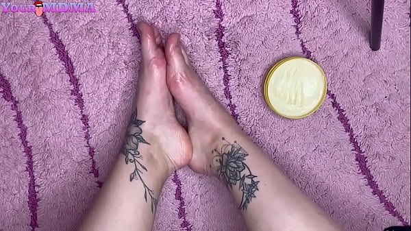 Girl Gives Sensual Feet Massage  