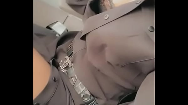 Tu aimes quand je fais la coquine dans l&rsquo;avion je te poste la vid&eacute;o int&eacute;gral...  