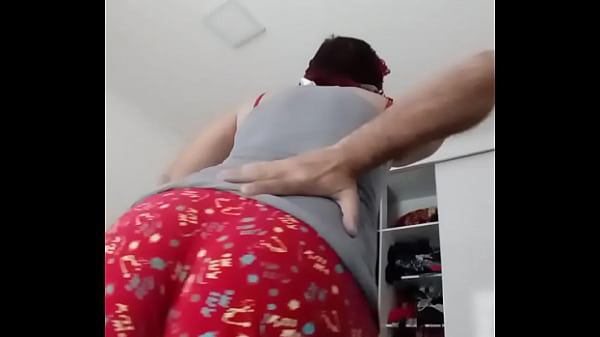 de shortinho vermelho cavado