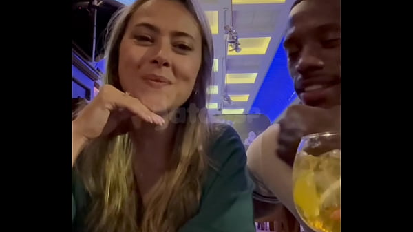 Fui Conhecer o Quarto Do Neg&atilde;o BBC Que Me Comeu Gostoso Sem Camisinha, Sem o Corno e Voltei P/ Casa Cheia De Porra! - COMPLETO NO RED