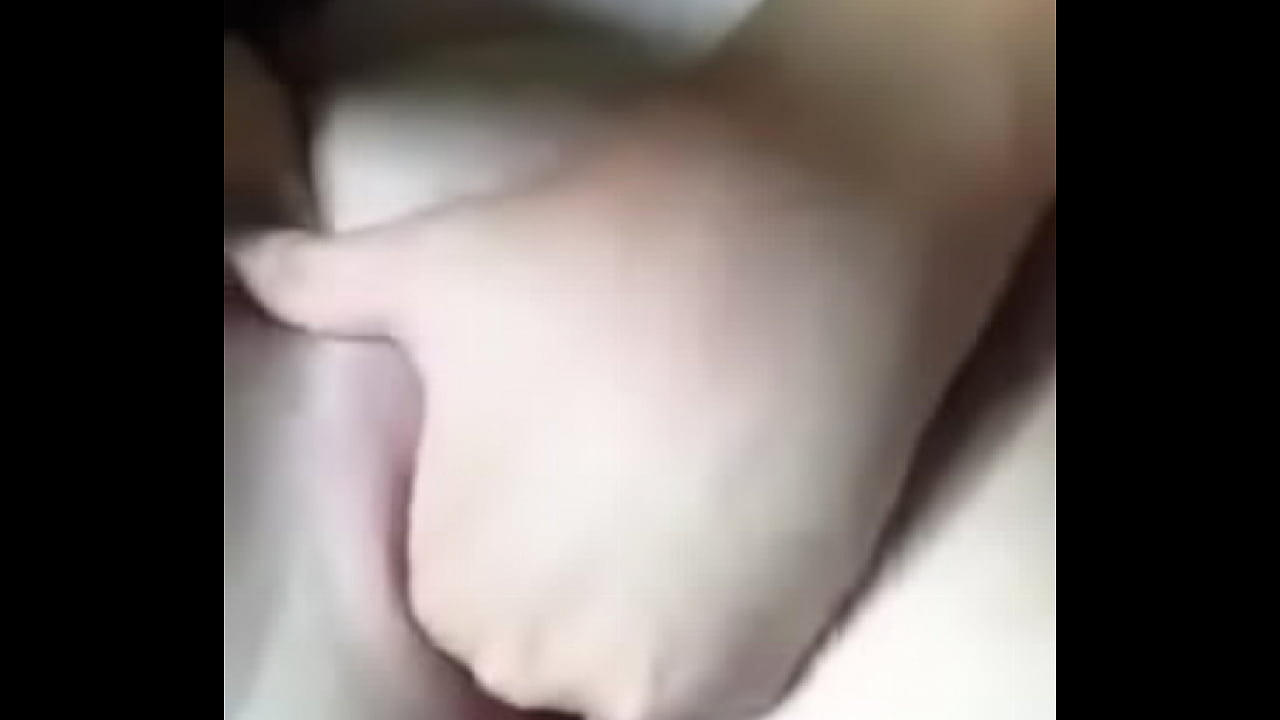 Teen playing with yummy pussy